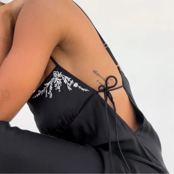 Rumored Meadow Midi Dress - Picture 4 of 9